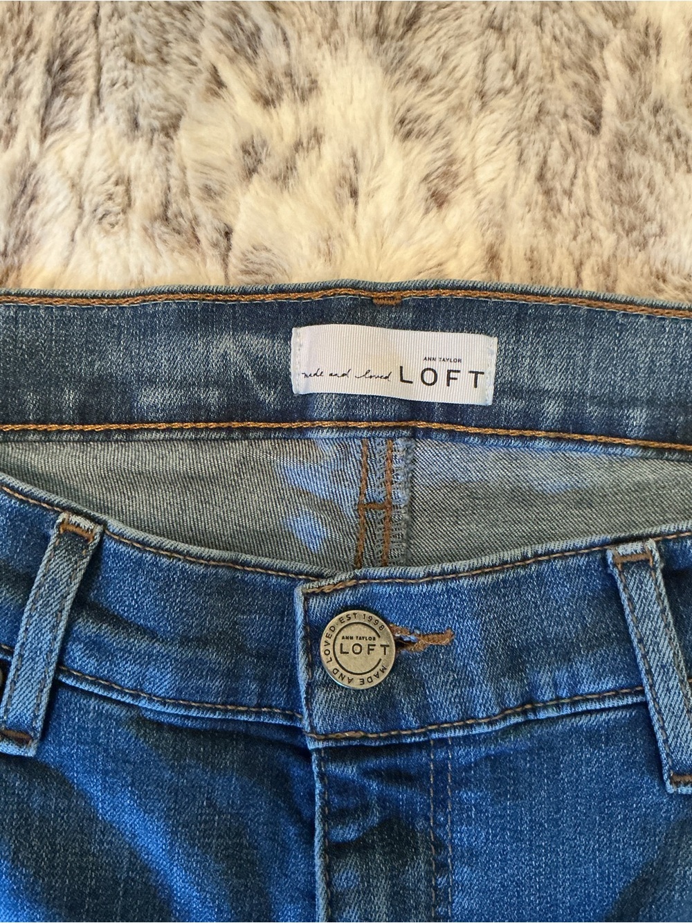 LOFT Modern Straight Cropped Jeans
